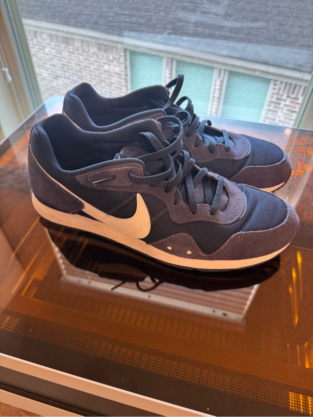 Nike Men's Navy and White Retro Running Sneakers